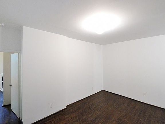 5th image of 240 W 15th St APT 15