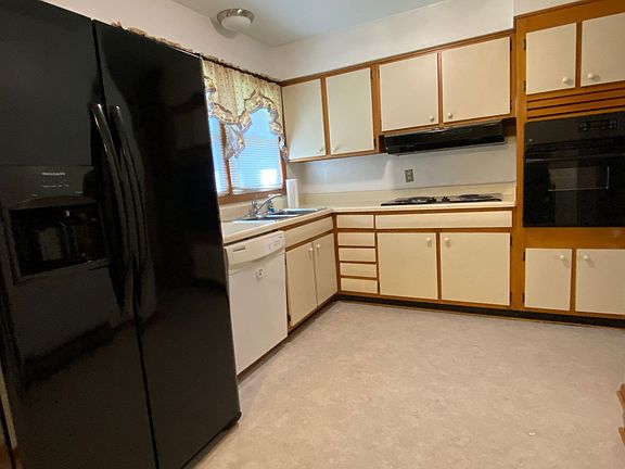 3rd image of 2740 Tully Dr