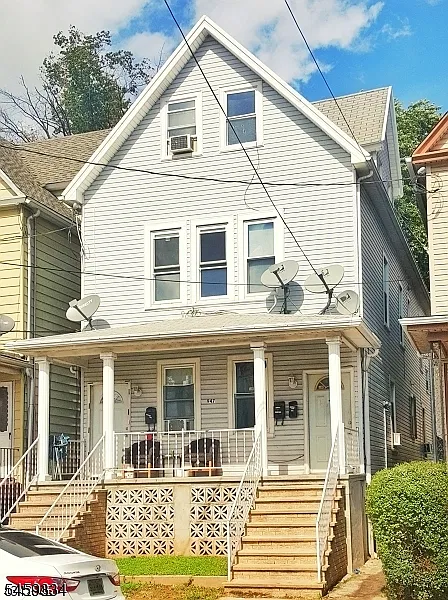3 bed, 1.0 bath, $2,500 — Photo 1