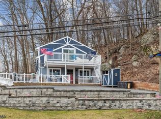 138 Maxim Dr, Hopatcong, NJ 07843