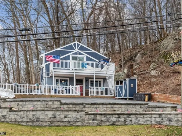138 Maxim Dr, Hopatcong Boro, NJ 07843