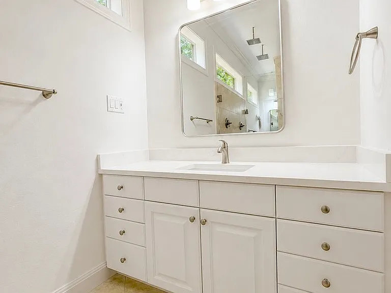 804 E Dean Keeton St — Photo 22