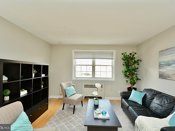 2nd image of 4354 N Pershing Dr #43542