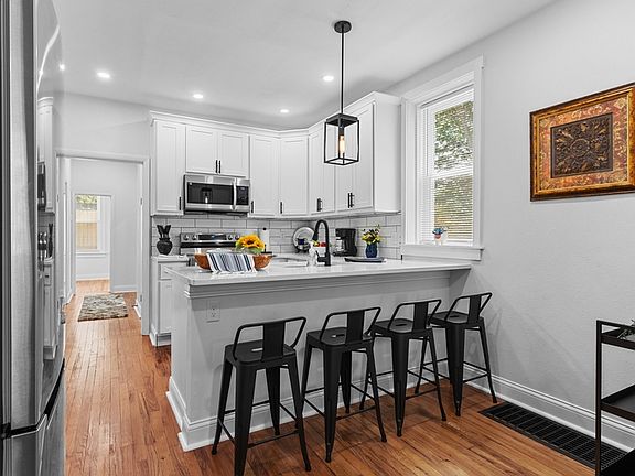 4th image of 1338 Central Ave #1