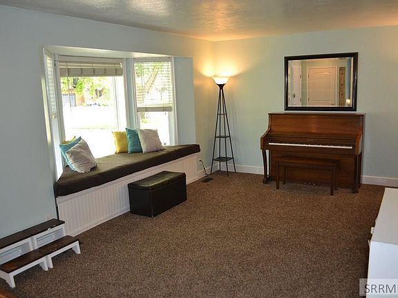 3rd image of 574 Laurelwood Ave
