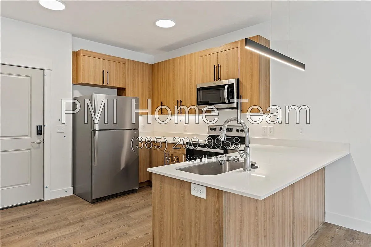1 bed, 1.0 bath, 650 sqft, $1,200 — Photo 1