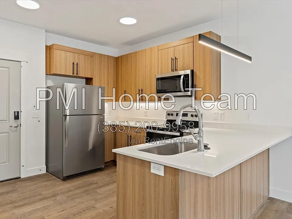3378 Washington Blvd #204