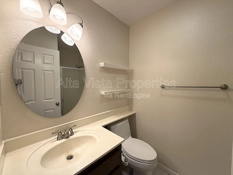 2849 E St #17 — Photo 14