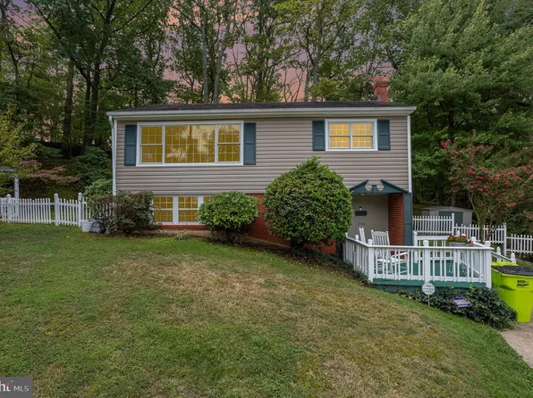 1944 Willow Ln, Woodbridge, VA 22191