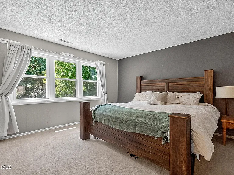 25 Westchester Dr — Photo 11