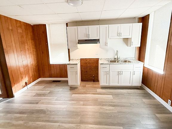 2nd image of 4146 Schiller Pl