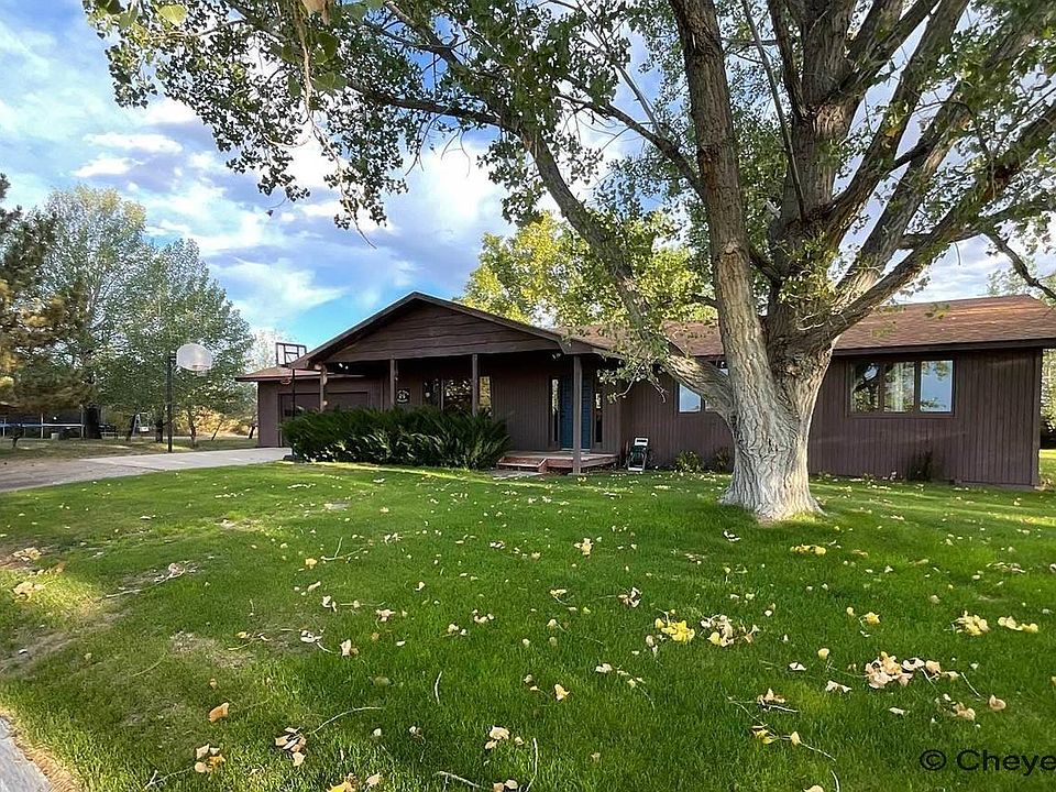 1st image of 374 Bluffview Rd