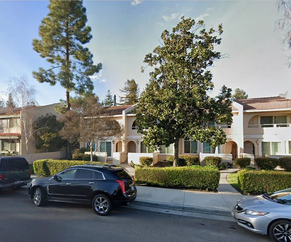 2 bed, 2.5 bath, 1333 sqft, $3,795 — Photo 1