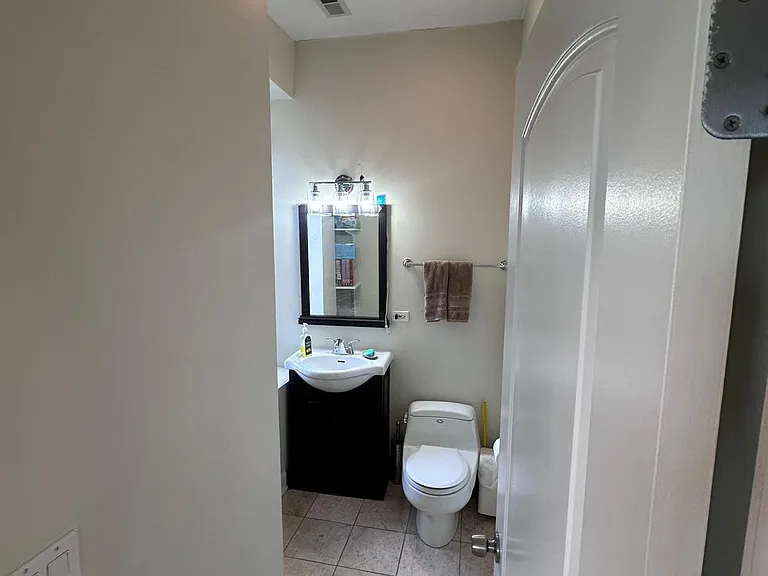 1728 N Wilmot Ave #3E — Photo 11