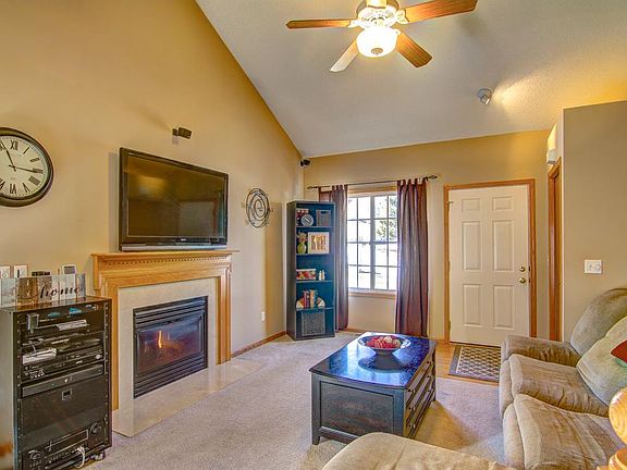 3rd image of 2755 Meadow Brook Dr APT A