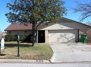 1814 Arkansas St, Gainesville, TX 76240