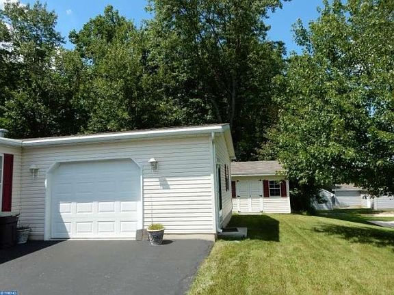 3rd image of 519 Conestoga Dr