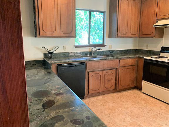 5th image of 3074 Riviera Heights Dr