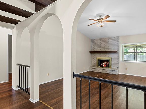 3rd image of 5314 PEPPERMINT DR