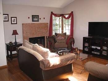 2nd image of 3314 N Mountain View Dr