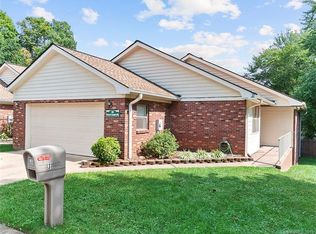 31 Town N Country Dr, Waynesville, NC 28786