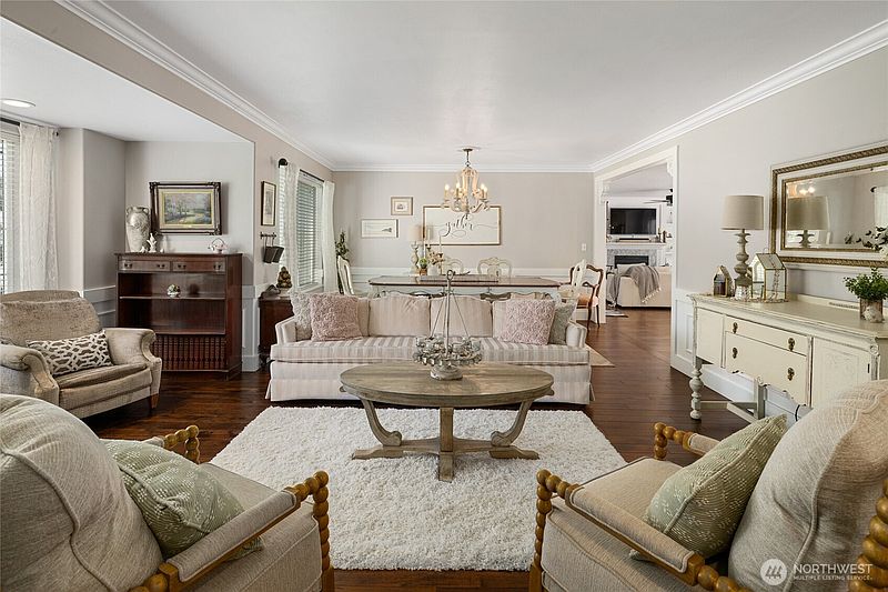 5th image of 1403 N Thayer Avenue