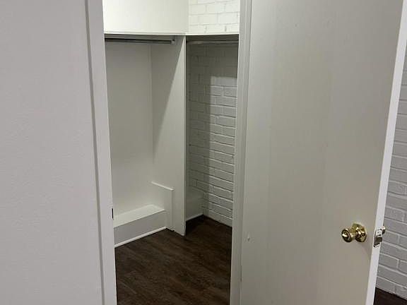 4th image of 710 W McNeese St APT 11