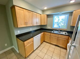 818 Grand Ave NE APT D, Grand Rapids, MI