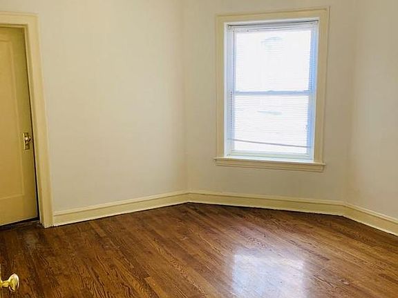 5th image of 7612 S Phillips Ave #1