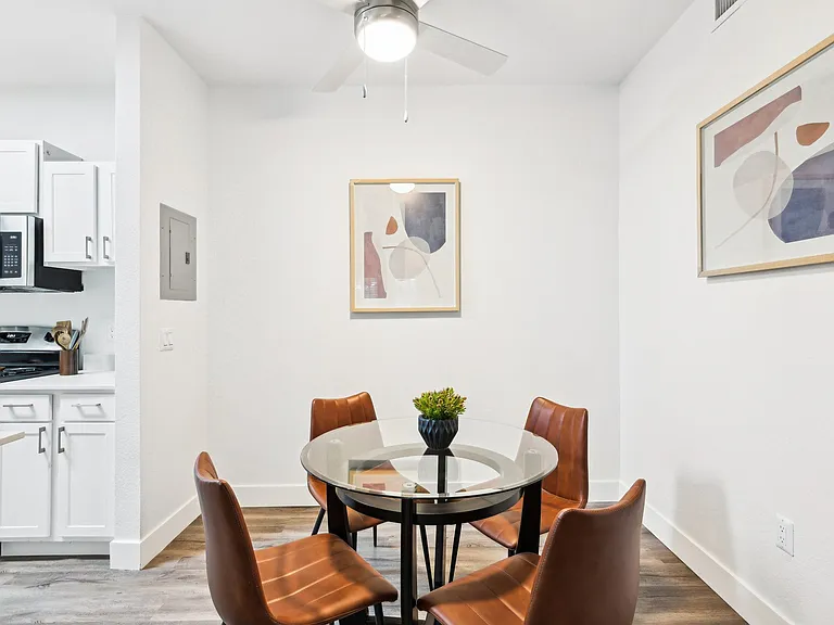 Stone Cliff Apartments — Photo 6