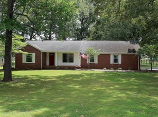 650 Robertson Rd S, Murray, KY 42071