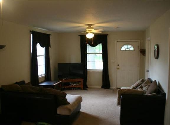 3rd image of 107 N Silver St