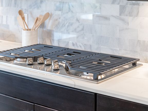 Gas cooktop in kitchen