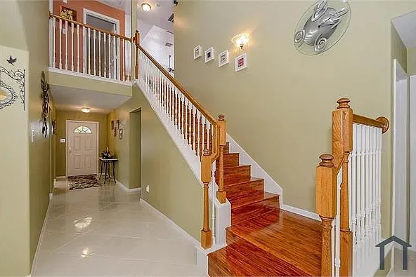 4 bed, 2584 sqft, $2,200 — Photo 3