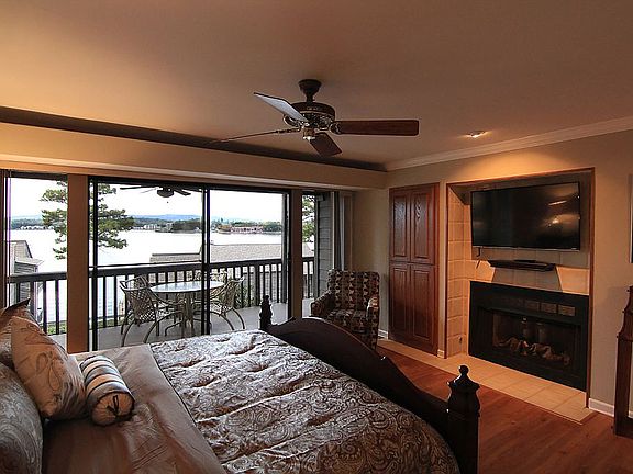 3rd image of 200 Hamilton Oaks Dr