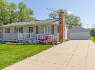 227 Spieker Rd, Waterloo, IA 50701