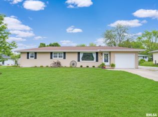 302 Georgia Pkwy, Washington, IL 61571