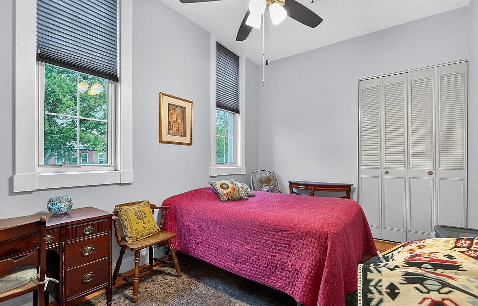 1st image of 445 W Jefferson St Floor 2