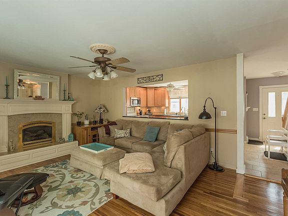 4th image of 88 Bayview Ave