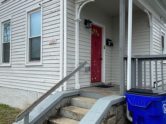 5th image of 1034 Vine St #1