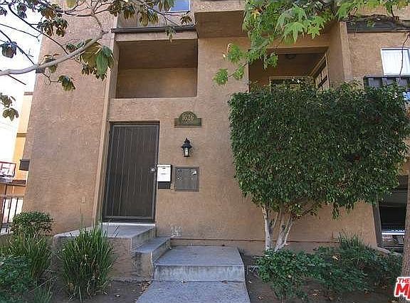4th image of 1626 N Formosa Ave #E