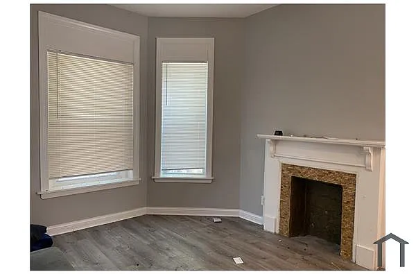 Building Photo - 6612 S Rhodes Ave #1