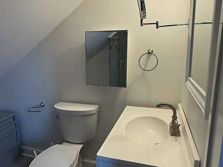93 Cedar Ave #B — Photo 11