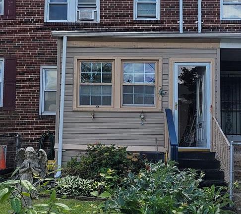 2nd image of 237 W Meadow Rd