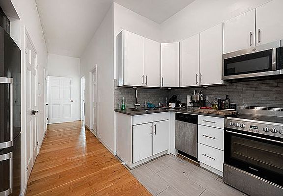 4th image of 416 W 49th St APT 1A