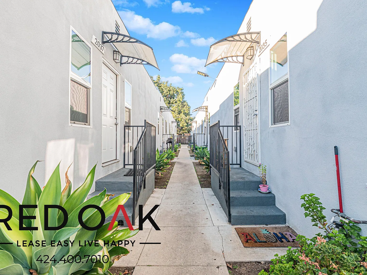 ~Special Offer~ Airy 2-Bed With Hardwood-Style Floors In The Heart Of South Los Angeles! — Photo 3