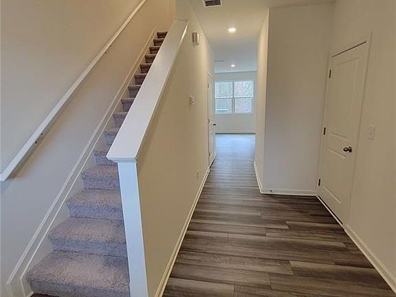 4th image of 3560 Eagle Ct SW