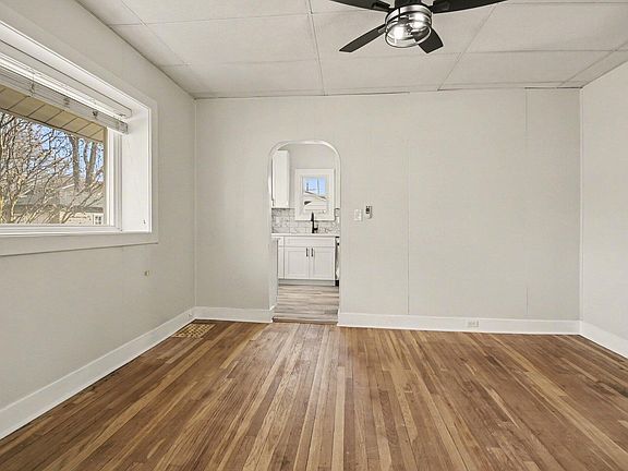 5th image of 4 Elmwood St NW