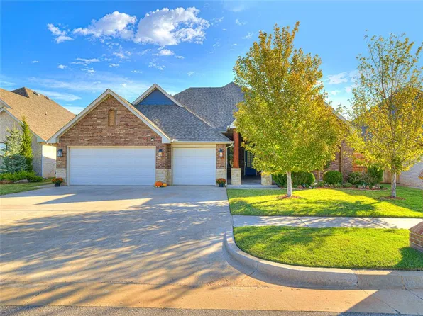 2424 Crystal Creek Dr, Yukon, OK 73099