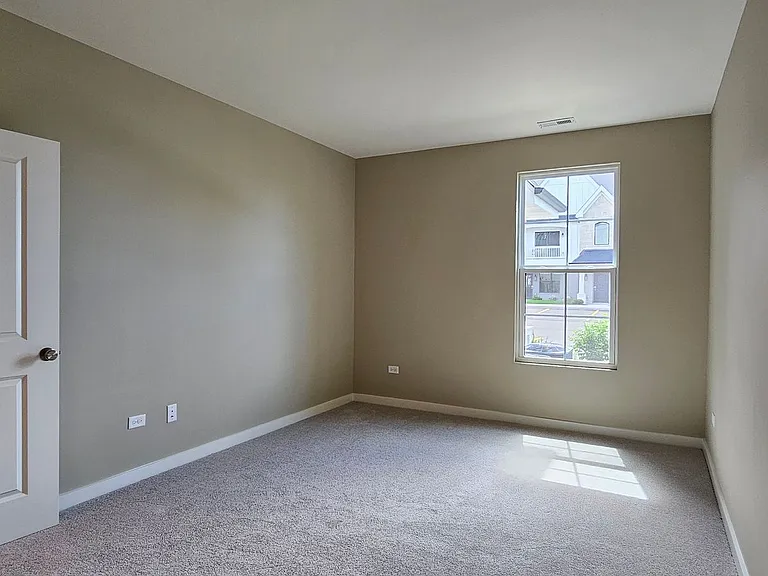 402-432 Timber Pointe Dr — Photo 11